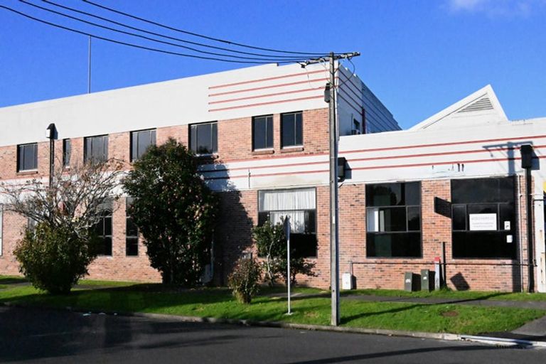 Photo of property in 16 Taylors Road, Mangatainoka, Woodville, 4999