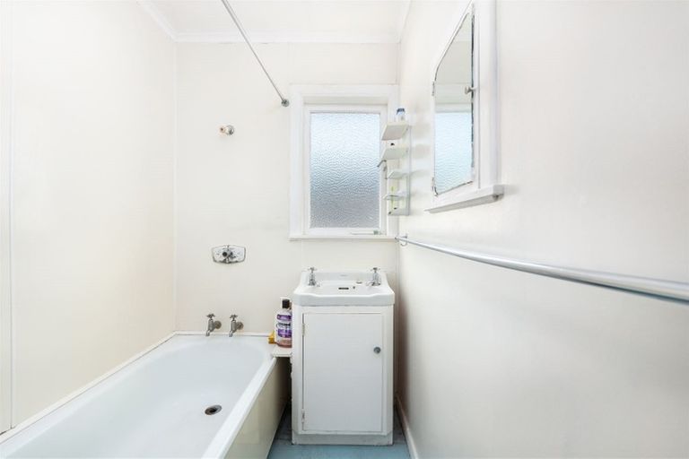 Photo of property in 1/29 James Laurie Street, Henderson, Auckland, 0612
