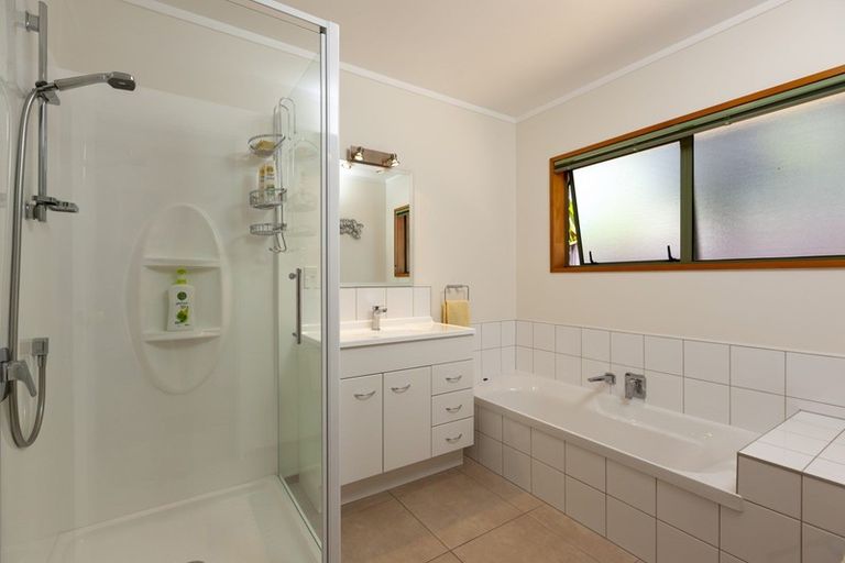 Photo of property in 6 Kotuku Drive, Paraparaumu Beach, Paraparaumu, 5032