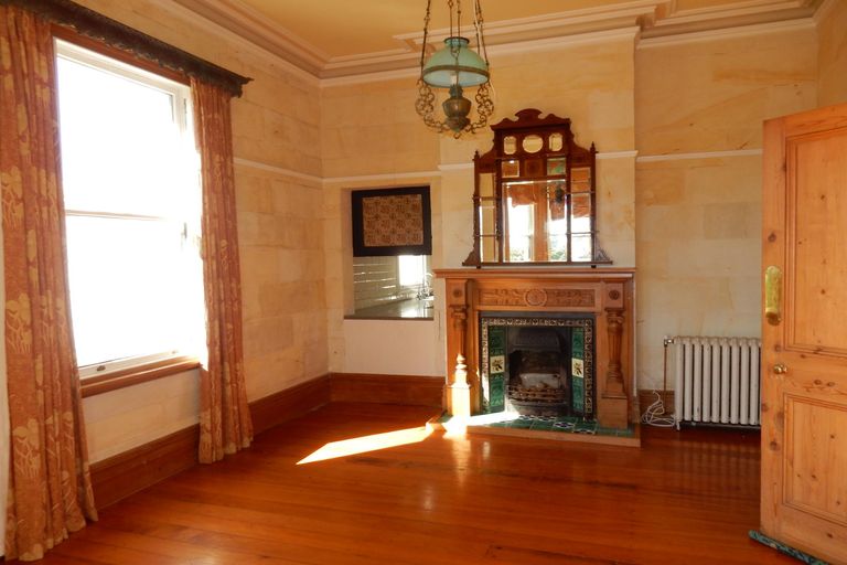 Photo of property in 1 Ure Street, South Hill, Oamaru, 9400