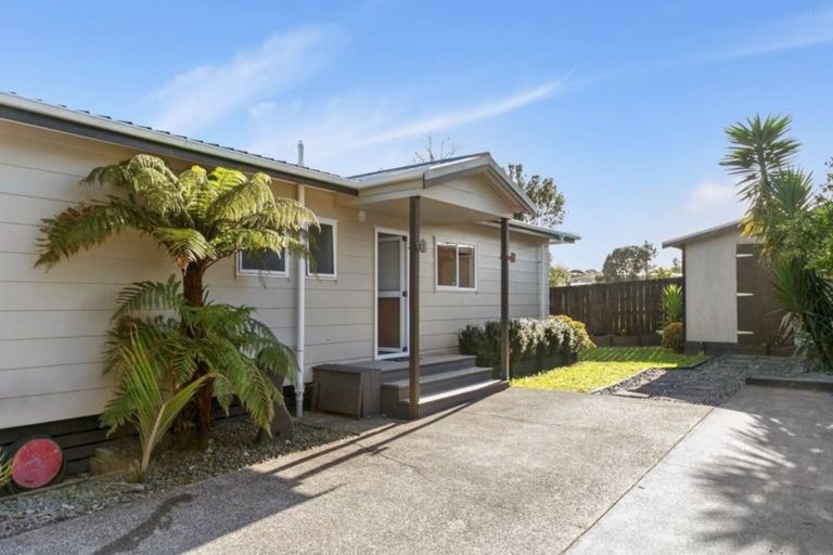 Photo of property in 1/7 Quiet Street, Te Atatu South, Auckland, 0610