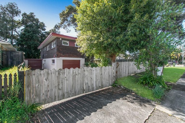 Photo of property in 52 Lawrence Crescent, Hillpark, Auckland, 2102