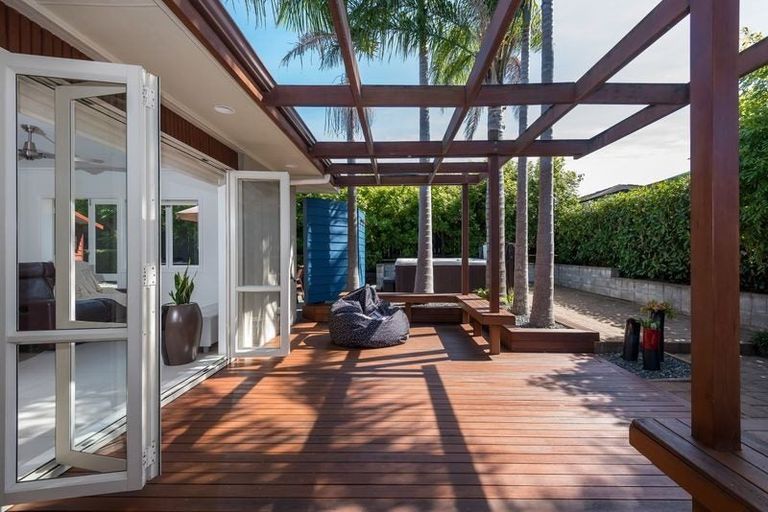 Photo of property in 24 Tyrian Close, Half Moon Bay, Auckland, 2012