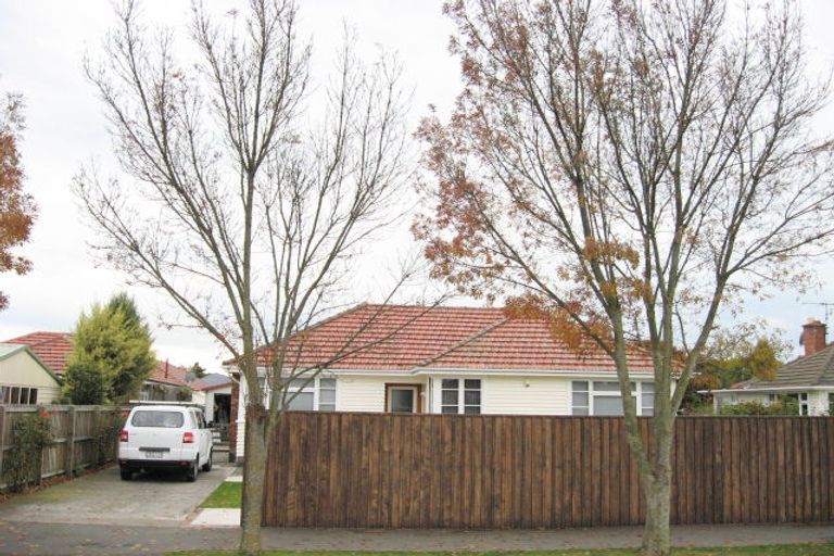 Photo of property in 114 Yaldhurst Road, Sockburn, Christchurch, 8042