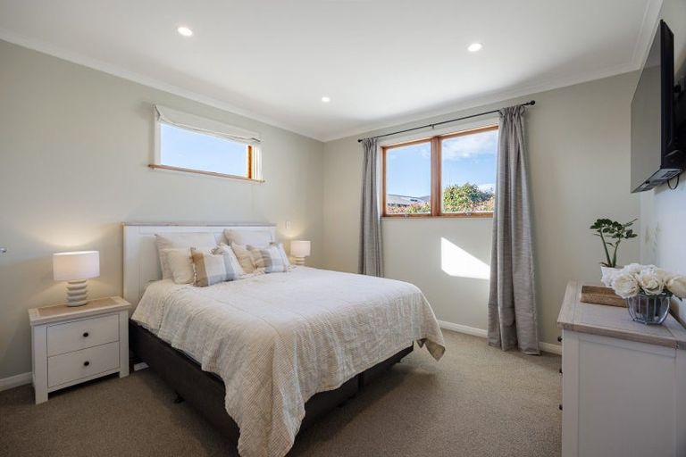 Photo of property in 49 Meeanee Road, Taradale, Napier, 4112