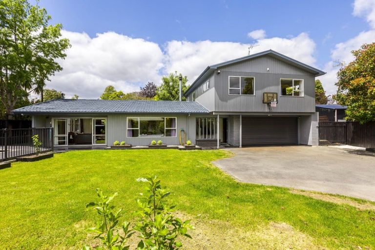 Photo of property in 21 Barton Road, Heretaunga, Upper Hutt, 5018