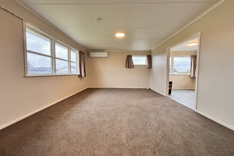 Photo of property in 8 Arnhem Place, Pukekohe, 2120