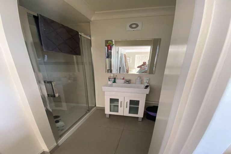 Photo of property in 187a Browns Bay Road, Browns Bay, Auckland, 0630