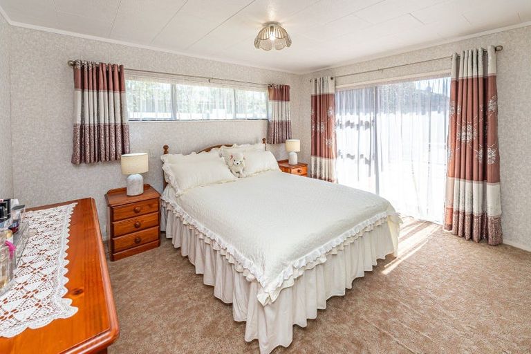 Photo of property in 12 Akepiro Place, Tawhero, Whanganui, 4501