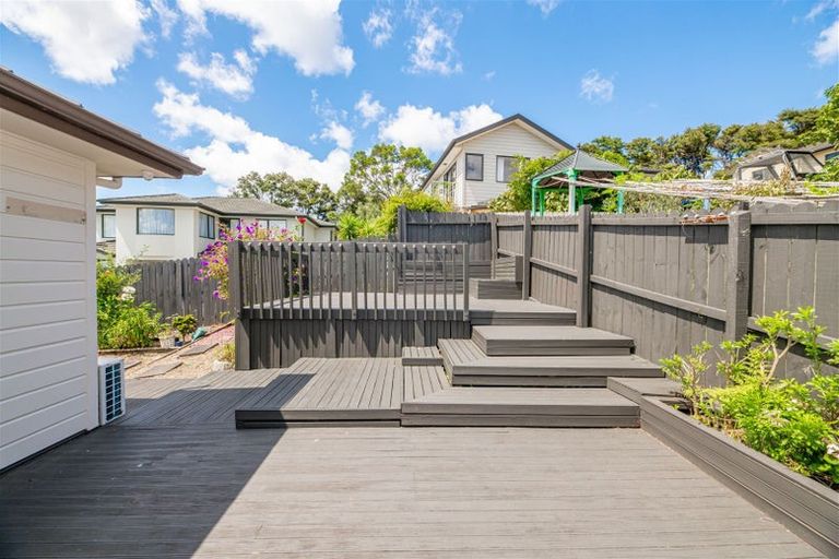 Photo of property in 76 San Valentino Drive, Henderson, Auckland, 0612