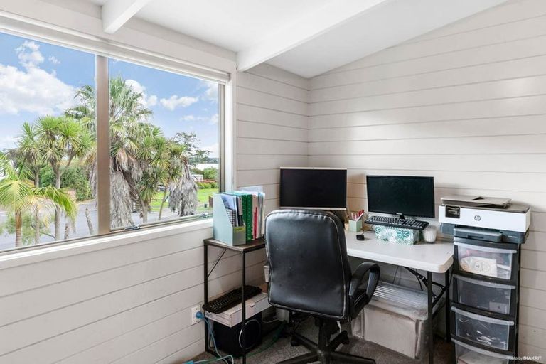 Photo of property in 17 Hoylake Place, Wattle Downs, Auckland, 2103