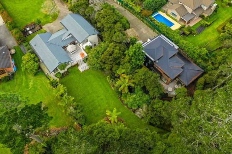 Photo of property in 21 Churchouse Road, Greenhithe, Auckland, 0632