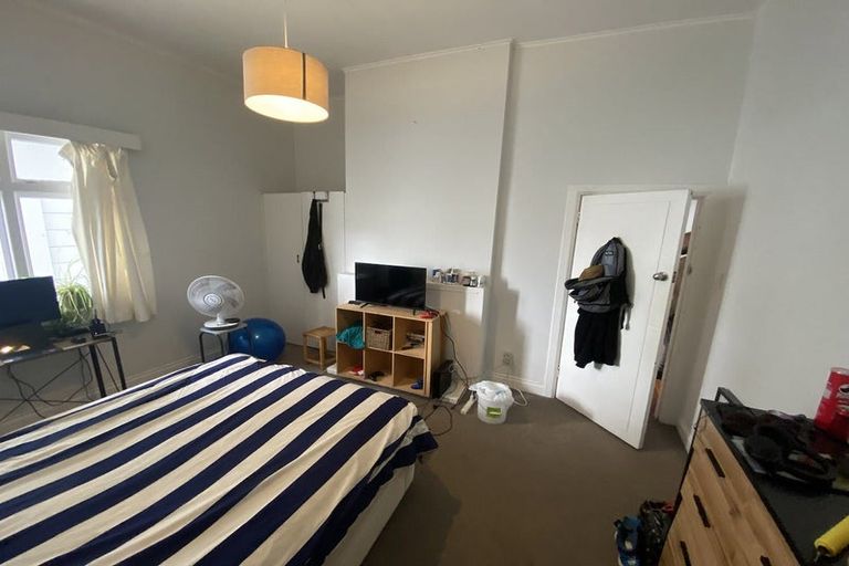 Photo of property in 8 Shannon Street, Mount Victoria, Wellington, 6011