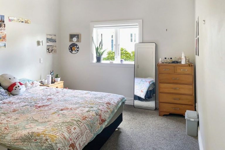 Photo of property in 2 Telford Terrace, Oriental Bay, Wellington, 6011