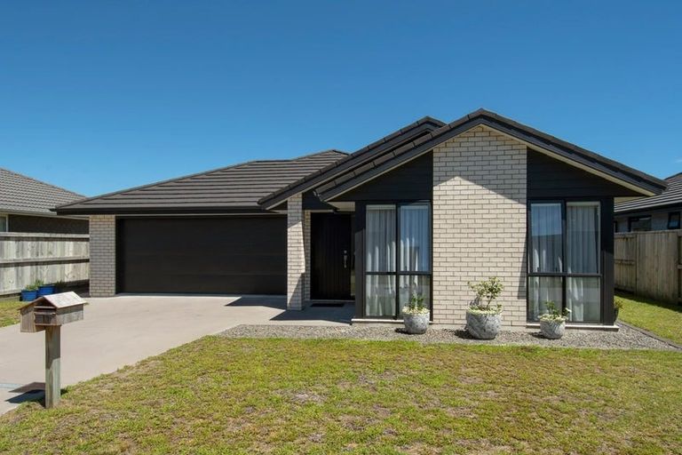 Photo of property in 18 Bill Miller Drive, Papamoa, 3118