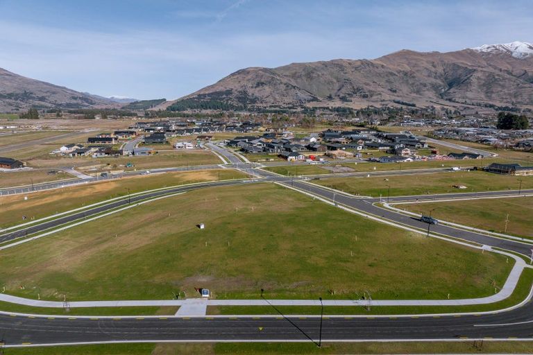 Photo of property in 13 Simpson Crescent, Wanaka, 9305