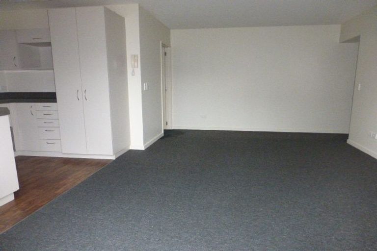 Photo of property in 2/30 Mathesons Road, Phillipstown, Christchurch, 8011