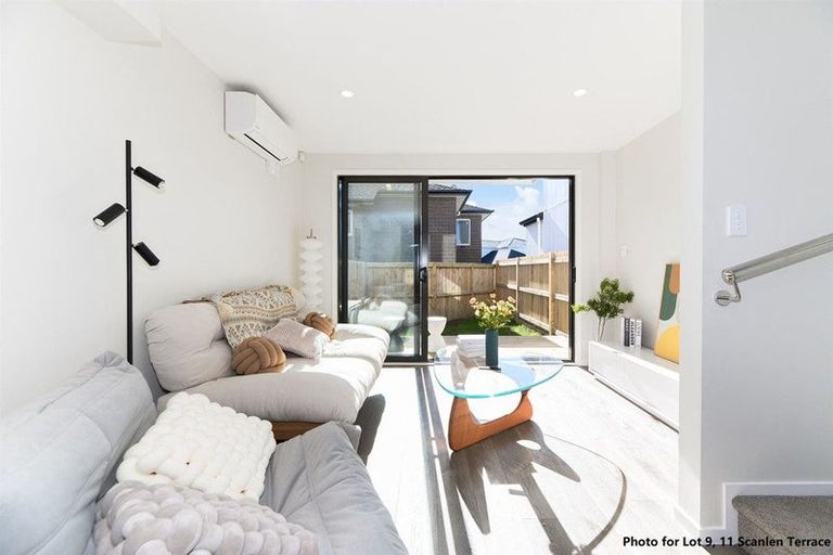 Photo of property in 4/11 Scanlen Terrace, Kelston, Auckland, 0602