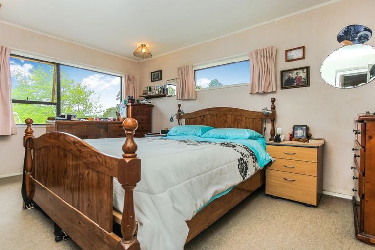 Photo of property in 21 St Catherine Crescent, West Harbour, Auckland, 0618