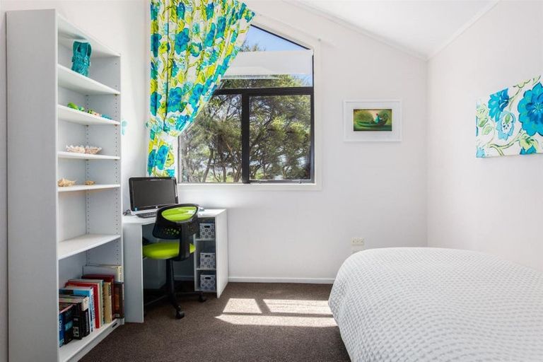 Photo of property in 42 James Cook Drive, Whitby, Porirua, 5024