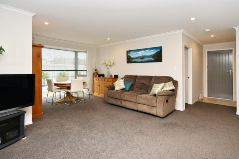 Photo of property in 1/28 Kirsten Place, Parklands, Christchurch, 8083
