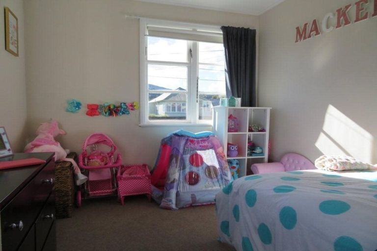 Photo of property in 10 Hughes Crescent, Taita, Lower Hutt, 5011