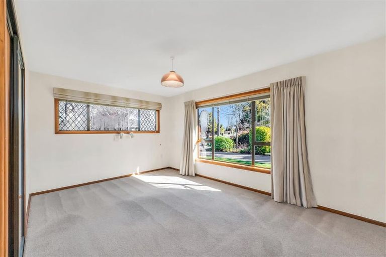 Photo of property in 27 Lochee Road, Upper Riccarton, Christchurch, 8041