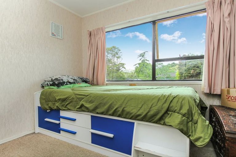 Photo of property in 21 St Catherine Crescent, West Harbour, Auckland, 0618