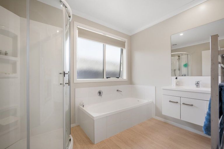 Photo of property in 70 Golden Sands Drive, Papamoa Beach, Papamoa, 3118