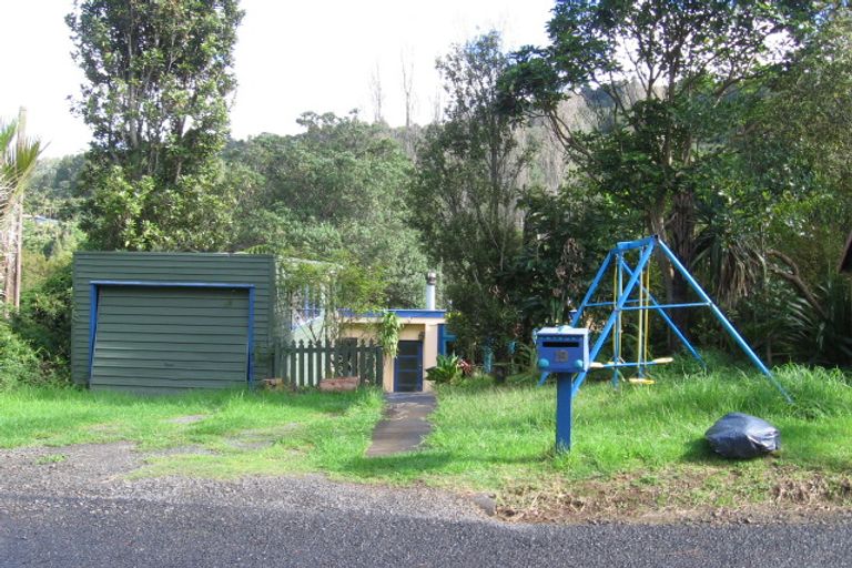 Photo of property in 19 York Road, Titirangi, Auckland, 0604