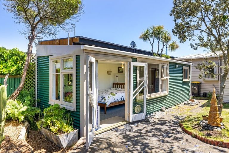 Photo of property in 43 Tovey Street, New Brighton, Christchurch, 8061