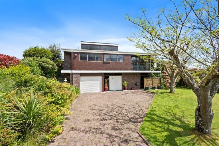 Photo of property in 2 Exeter Place, Tihiotonga, Rotorua, 3015