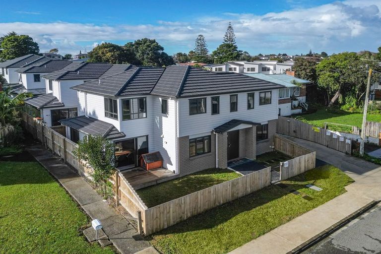 Photo of property in 9a Kingdale Road, Henderson, Auckland, 0610