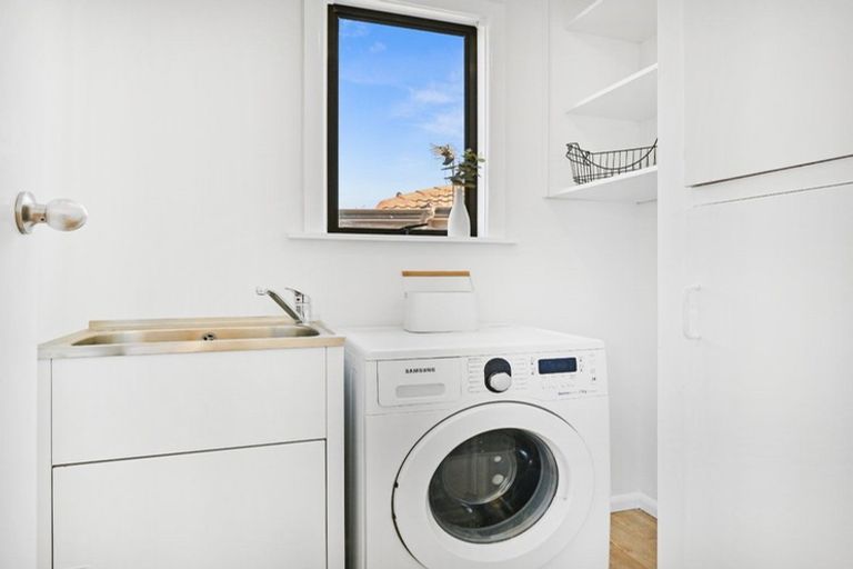 Photo of property in 1/279 Main South Road, Hornby, Christchurch, 8042