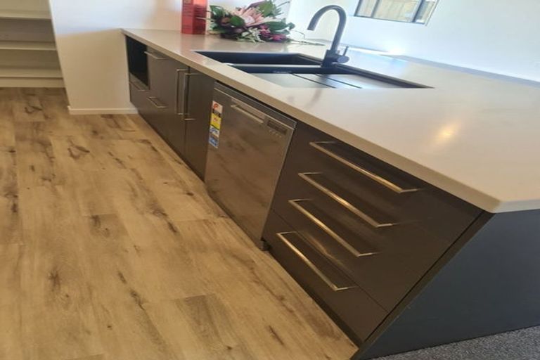 Photo of property in 27 Quinn Crescent, Woodend, 7610