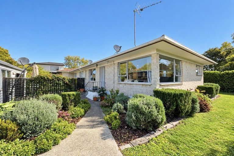 Photo of property in 2/15 Gloaming Place, Conifer Grove, Takanini, 2112