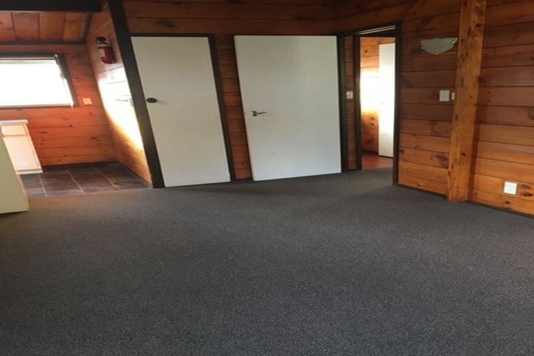 Photo of property in 3/89 Pinehaven Road, Pinehaven, Upper Hutt, 5019