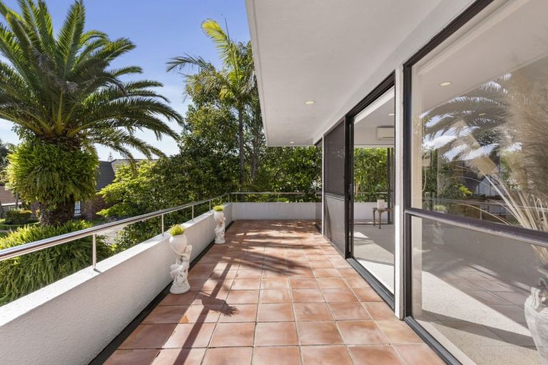 Photo of property in 15 Perendale Close, Somerville, Auckland, 2014