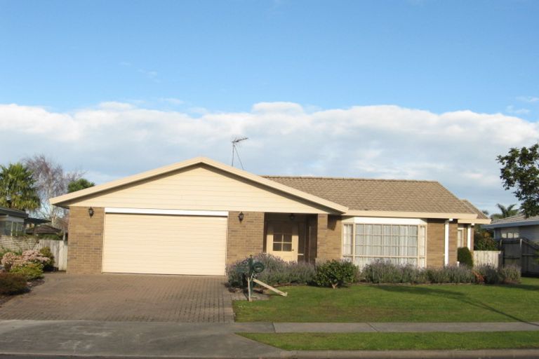 Photo of property in 73 Tington Avenue, Wattle Downs, Auckland, 2103