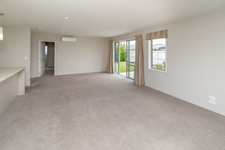 Photo of property in 18 Munich Place, Bromley, Christchurch, 8062