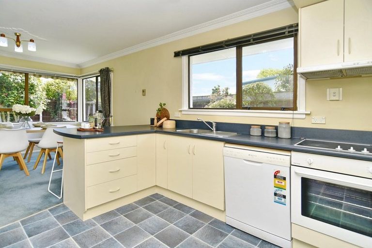 Photo of property in 1/1 Rosedale Place, Avonhead, Christchurch, 8042