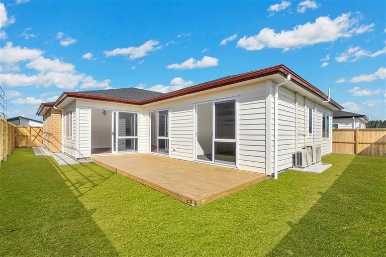 Photo of property in 4 Castlepoint Avenue, Takanini, 2110
