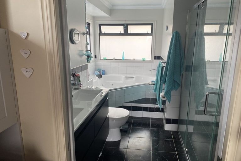 Photo of property in 22 Talbot Place, Welcome Bay, Tauranga, 3112