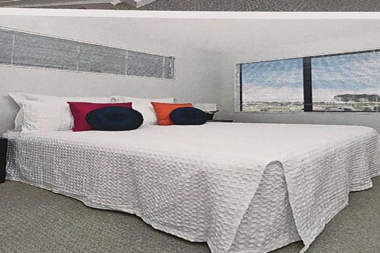 Photo of property in 72 Tiger Drive, Golflands, Auckland, 2013