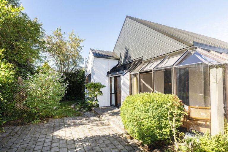 Photo of property in 2/6 Ashfield Place, Ilam, Christchurch, 8041