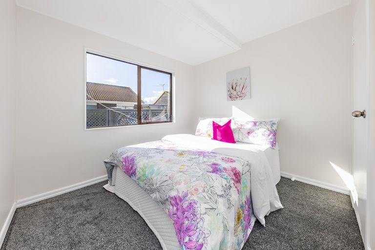 Photo of property in 2/72 Weymouth Road, Manurewa, Auckland, 2102