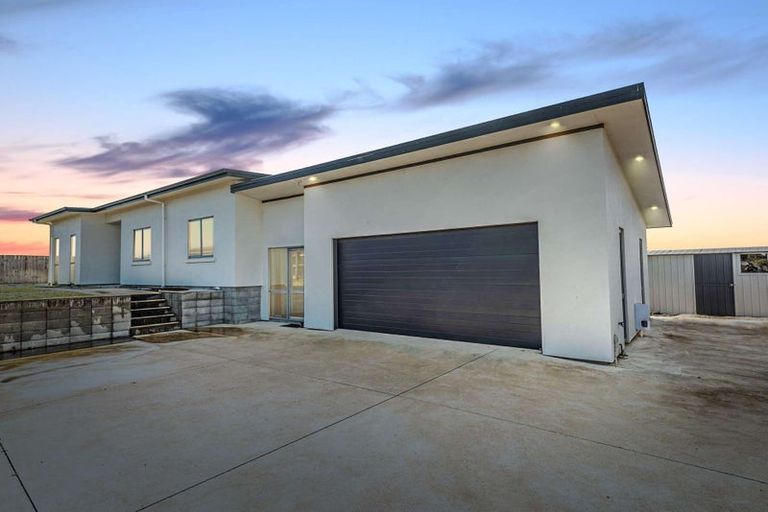 Photo of property in 14 Magnolia Crescent, Tawhero, Whanganui, 4501