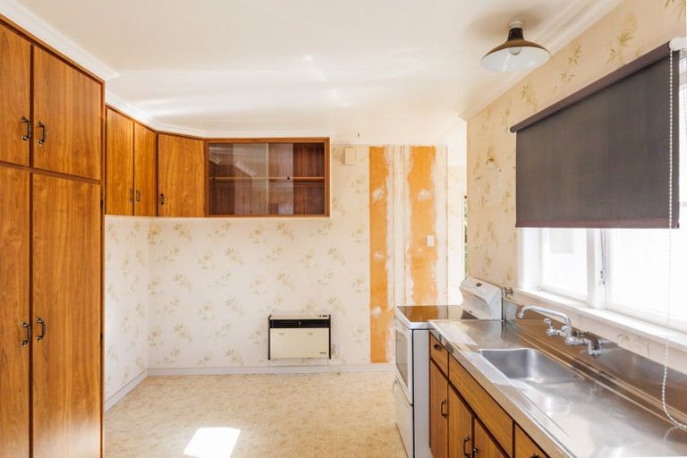 Photo of property in 11 Moray Place, Highbury, Palmerston North, 4412