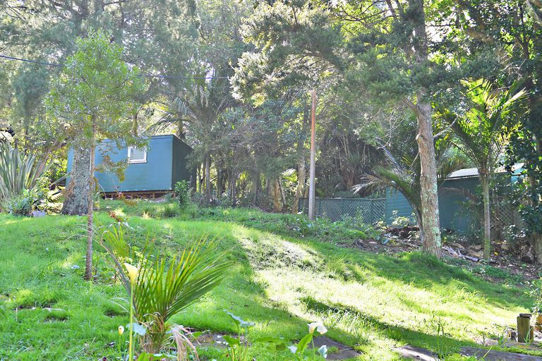 Photo of property in 10 Clinton Road, Tawharanui Peninsula, Matakana, 0986