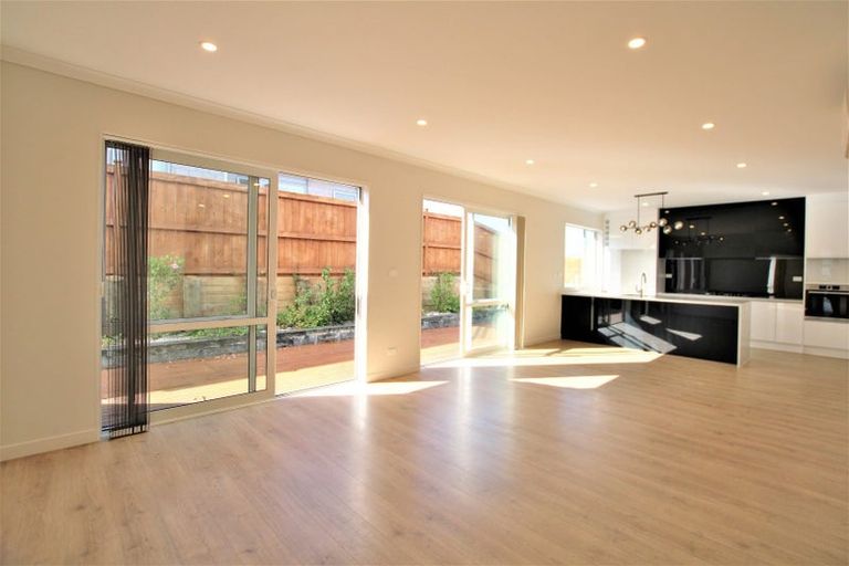 Photo of property in 18 Tararua Street, Massey, Auckland, 0614